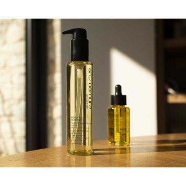 essence absolue nourishing protective hair oil - hårpleje fra shu uemura art of hair | L'Oréal Partner Shop