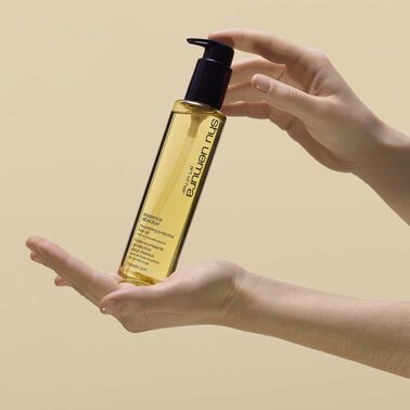 essence absolue nourishing protective hair oil - hårpleje fra shu uemura art of hair | L'Oréal Partner Shop